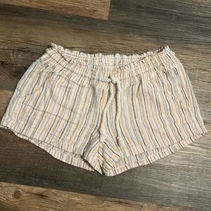 Never worn linen Roxy shorts
